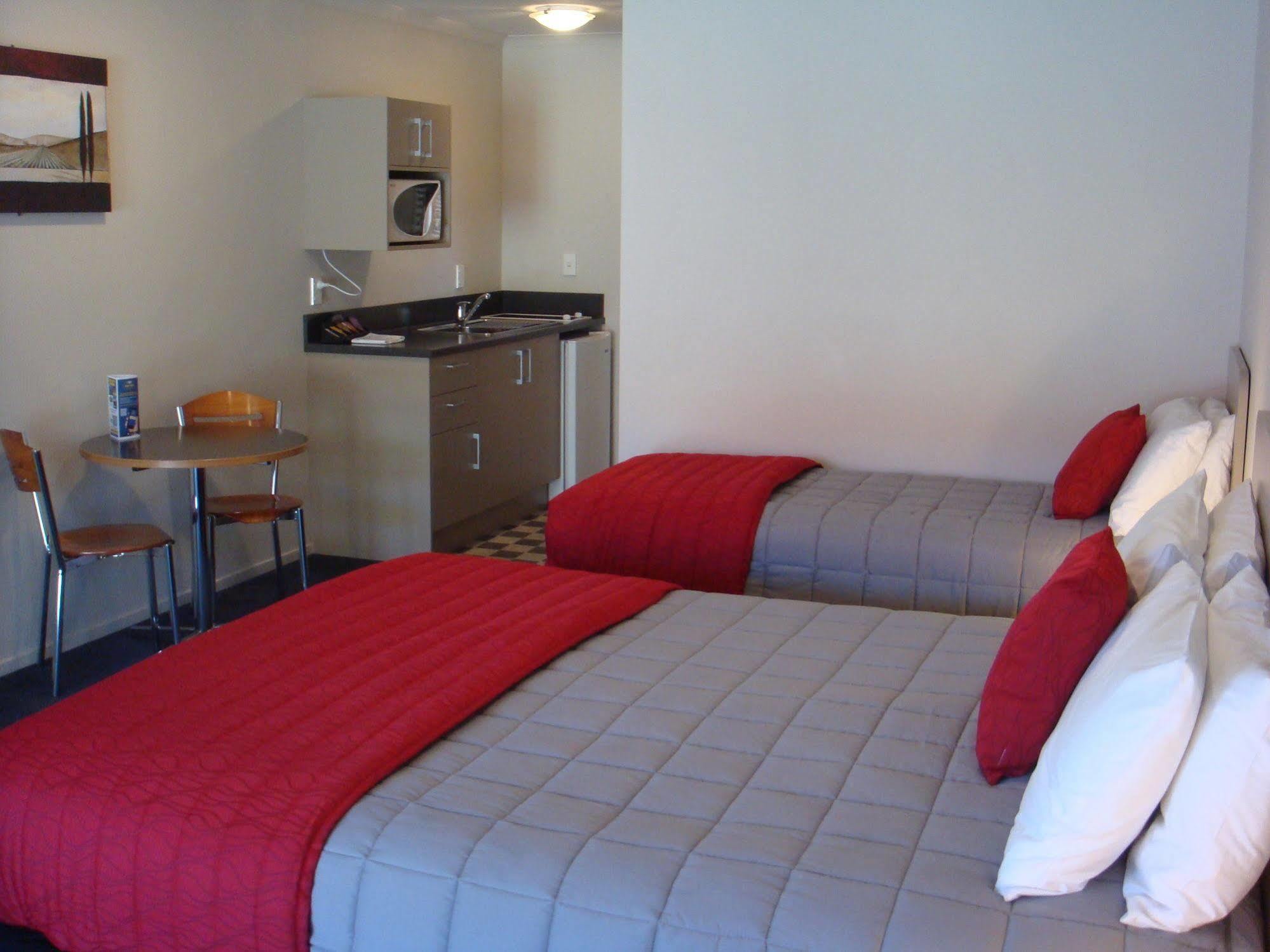 ג'רלדין Asure Scenic Route Motor Lodge מראה חיצוני תמונה